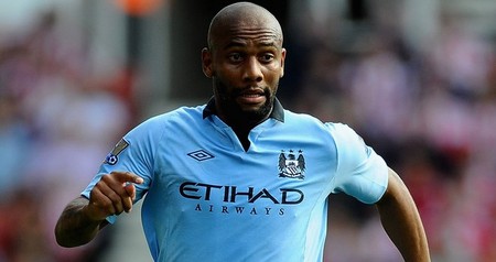 门将扑出点球，全场掌声雷动