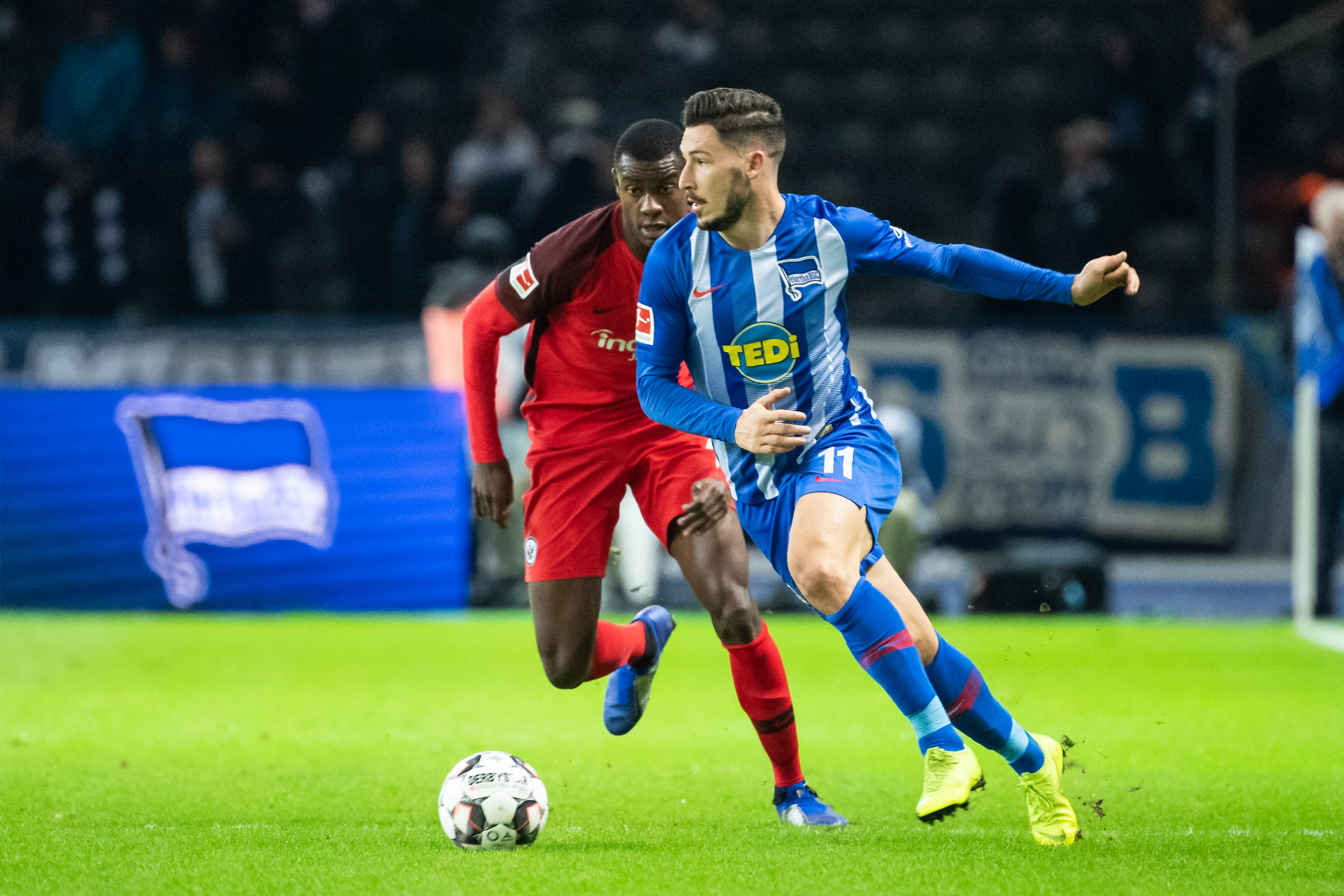 ESPN：曼联重点关注边翼卫引援，并且有7名中场目标