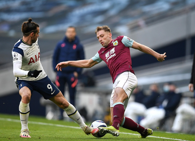 记者：申花携六外援出战广岛三箭，李可因伤未随队前往