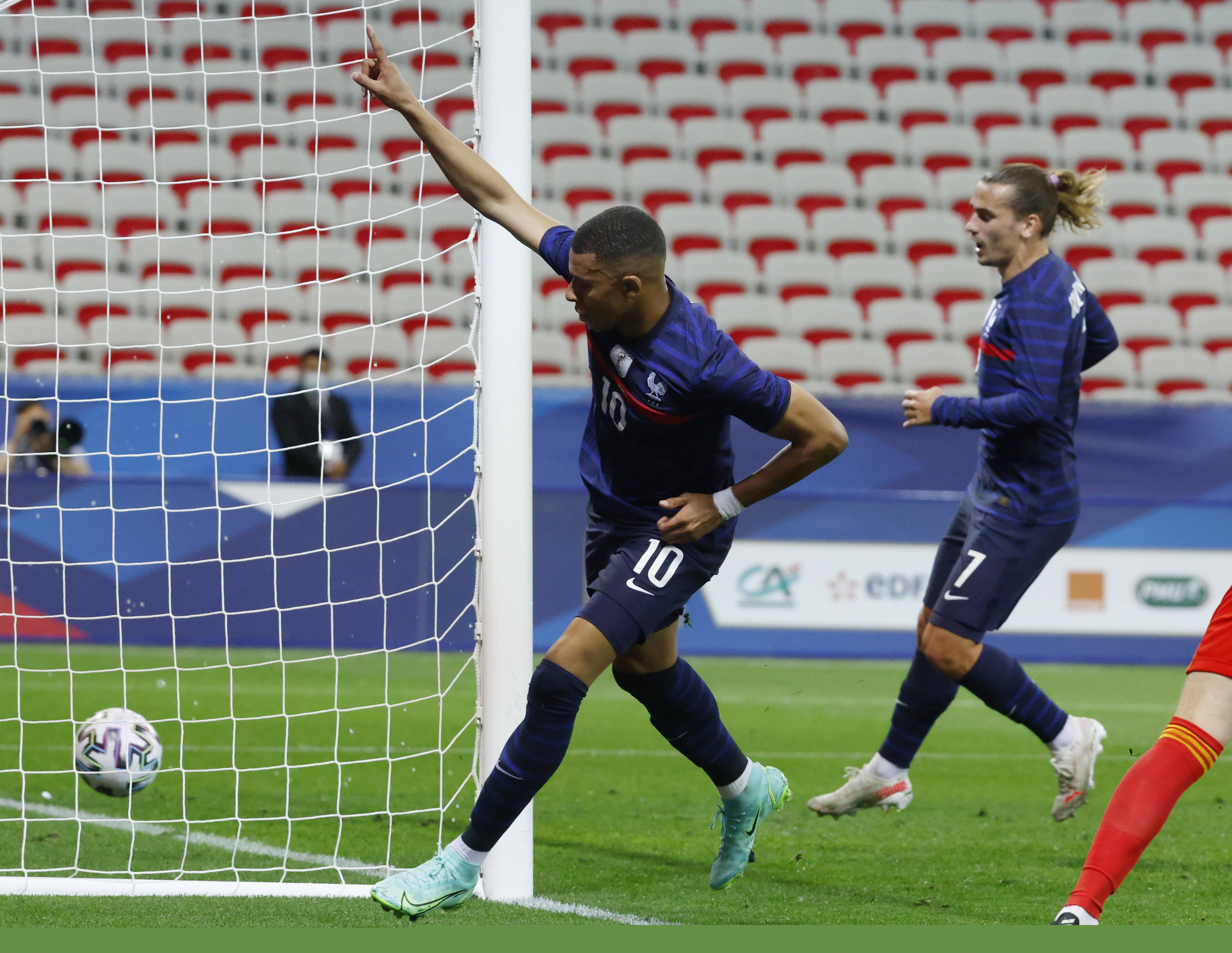 “00后”赛艇世界冠军李慧茹，回合肥母校了！