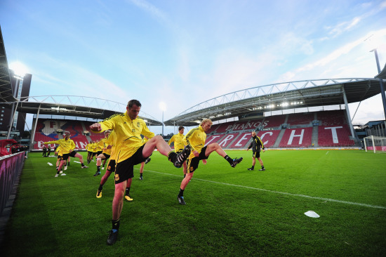 门将精彩扑救确保胜利