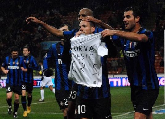 TA：埃利奥特融入维拉的进程较为缓慢，他需要更加沉着冷静