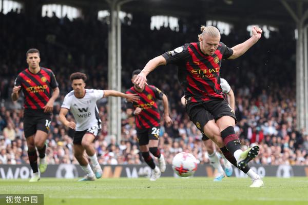 斯卢茨基：这是于汉超生涯最后一场比赛，明年加入申花教练组